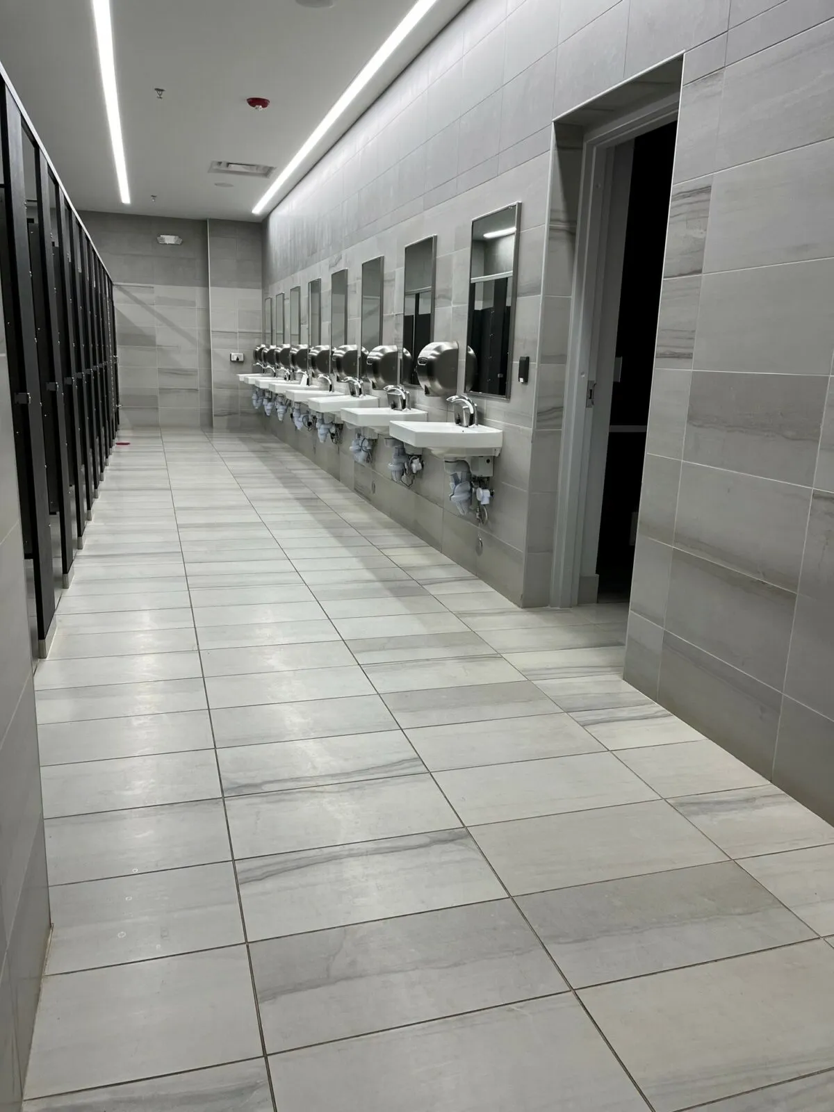 lear-2 Commercial flooring | Brian's Flooring & Design