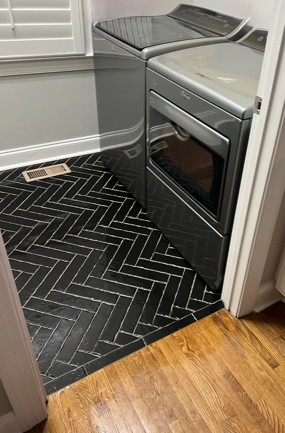 BRIANS-FLOORING-ELON-TILE-STONE-BOSTON-BRICK-NIGHT-BRICK-VENEER-STONE Laundry room | Brian's Flooring & Design