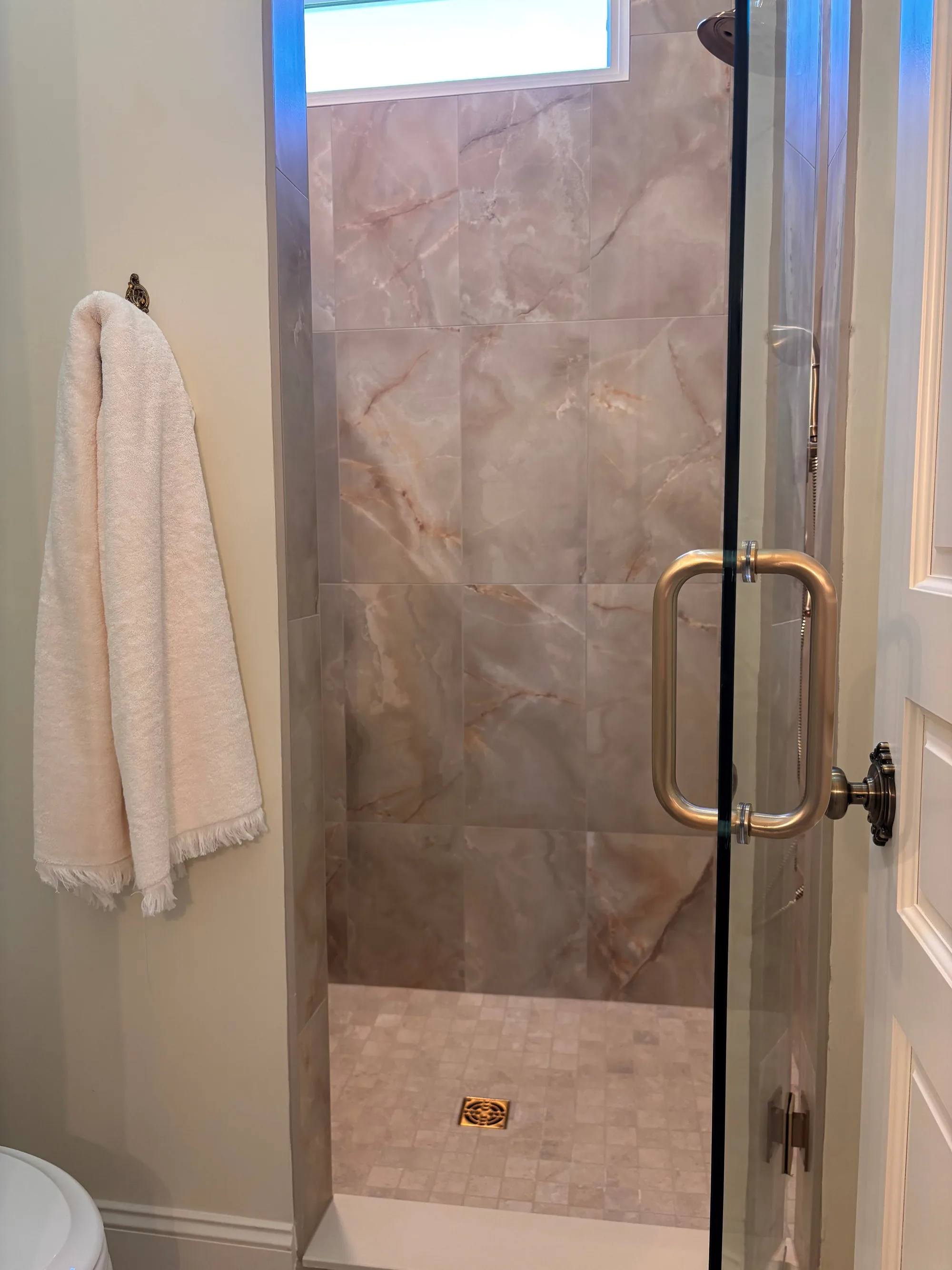 opt_carr guest shower vertical