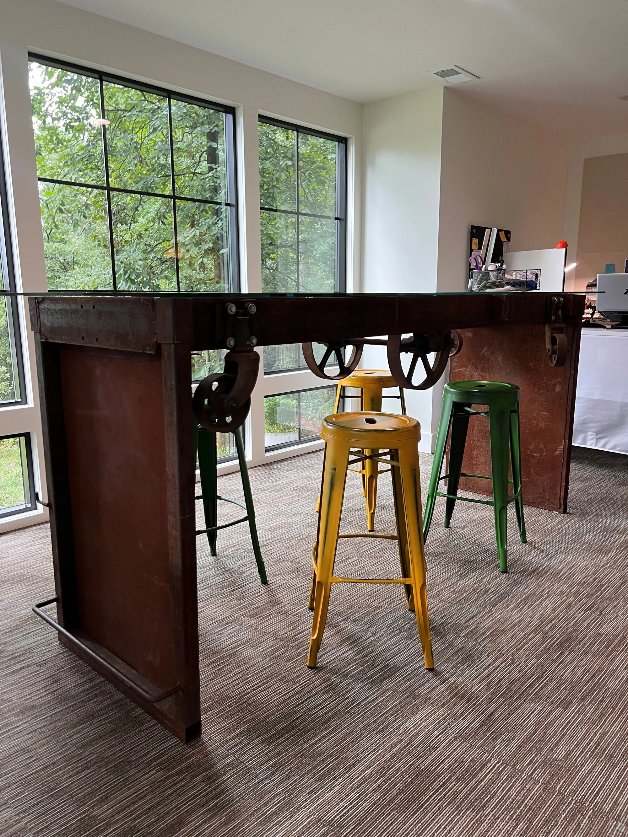 opt_renta carpet tiles with cool table