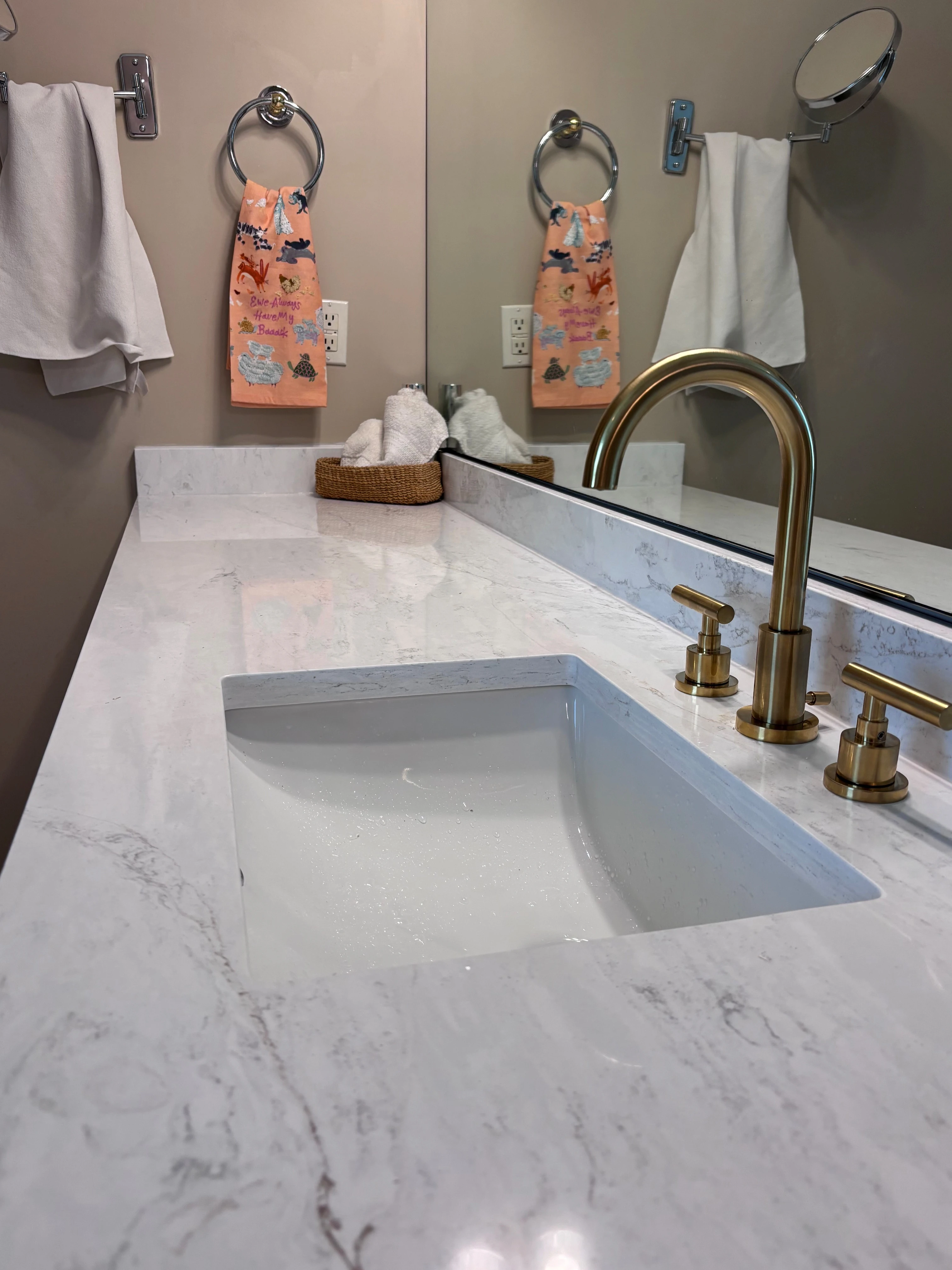 tipps bathroom stone top